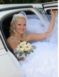 A Bride and Grooms Guide to Booking a Limo for your Wedding in 2016 wedding limo